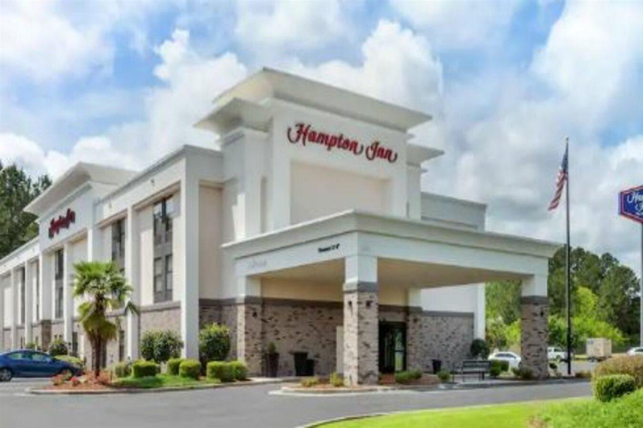 Hampton Inn Брукхейвен Экстерьер фото