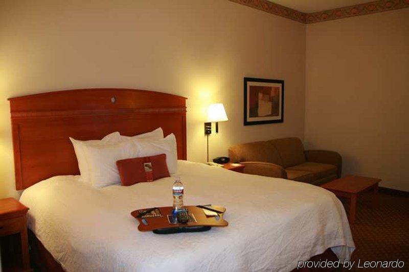 Hampton Inn Брукхейвен Номер фото